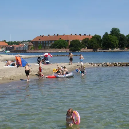 1 60m From The Harbor شقة *