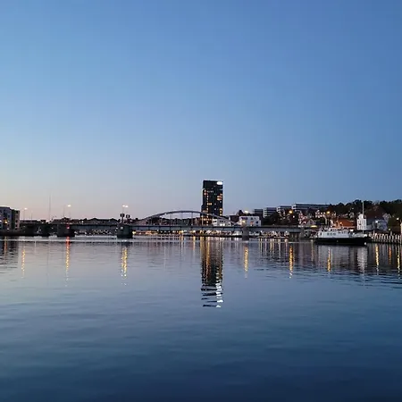 1 60m From The Harbor アパート Sønderborg