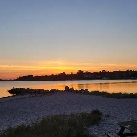 1 60m From The Harbor *