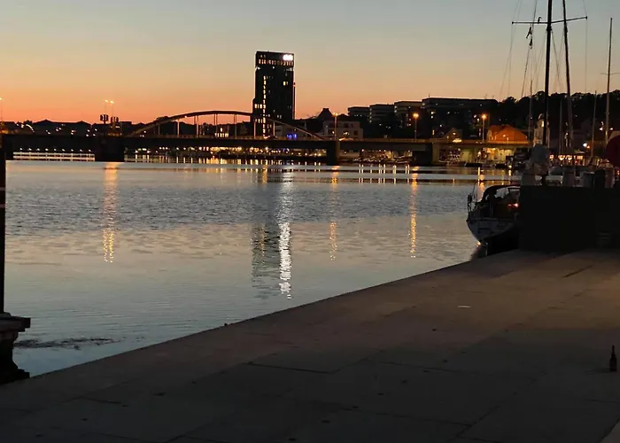 1 60m From The Harbor *