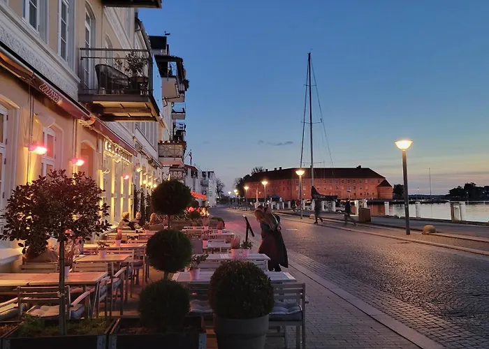 1 60m From The Harbor Apartmán